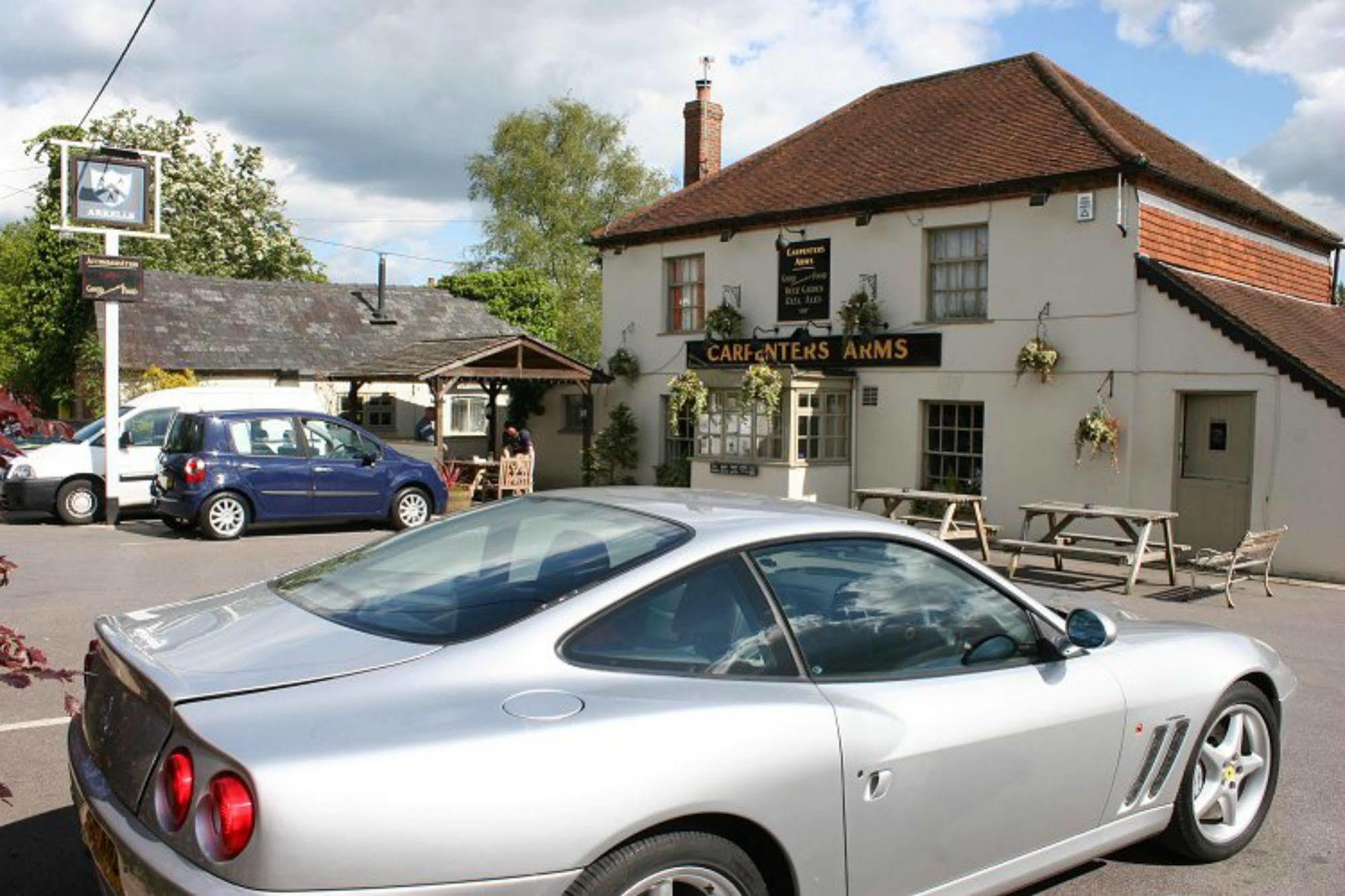 Отель The Carpenters Arms Ньюбери Экстерьер фото